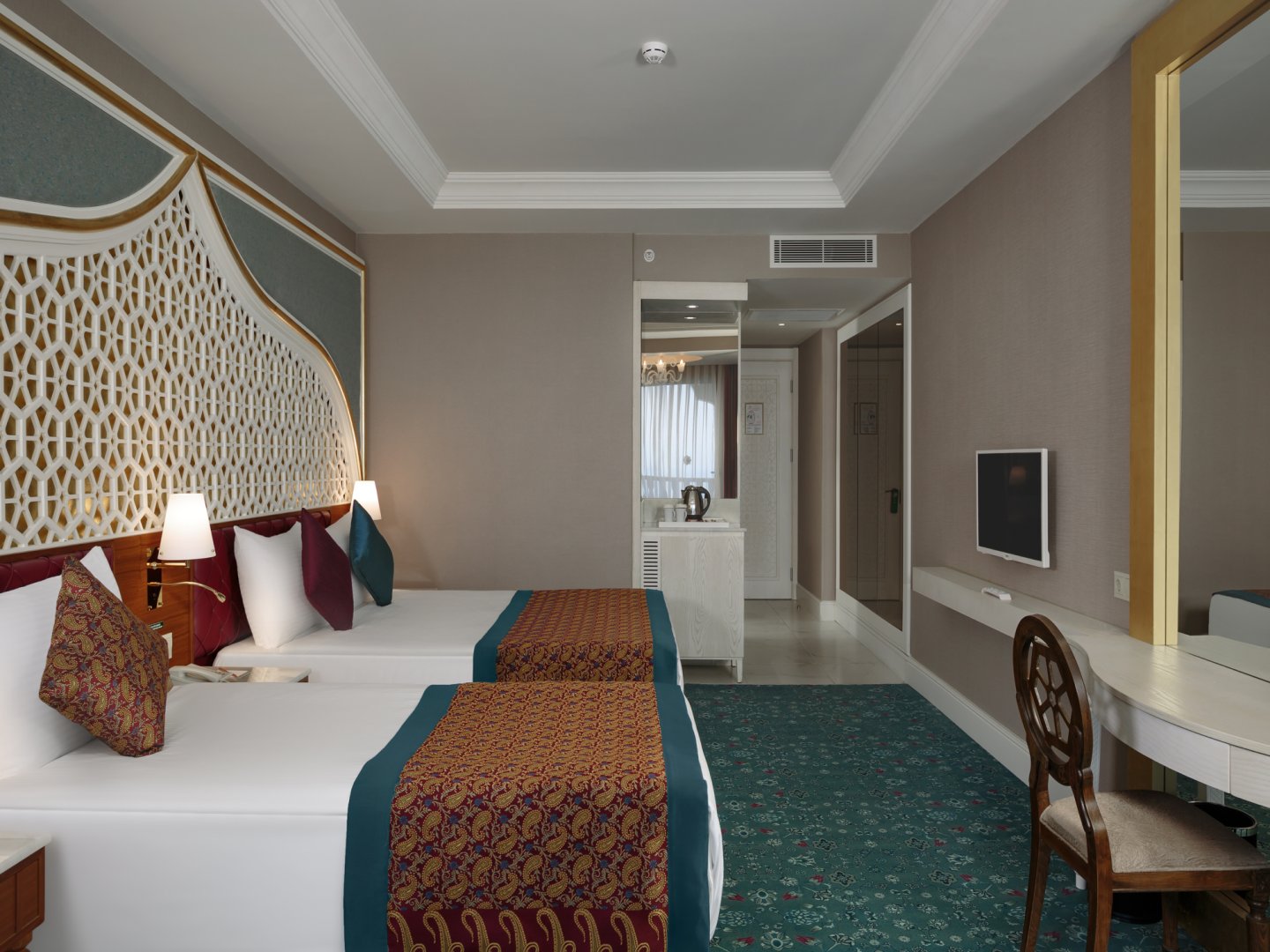 Superior Standard Handicapped Room