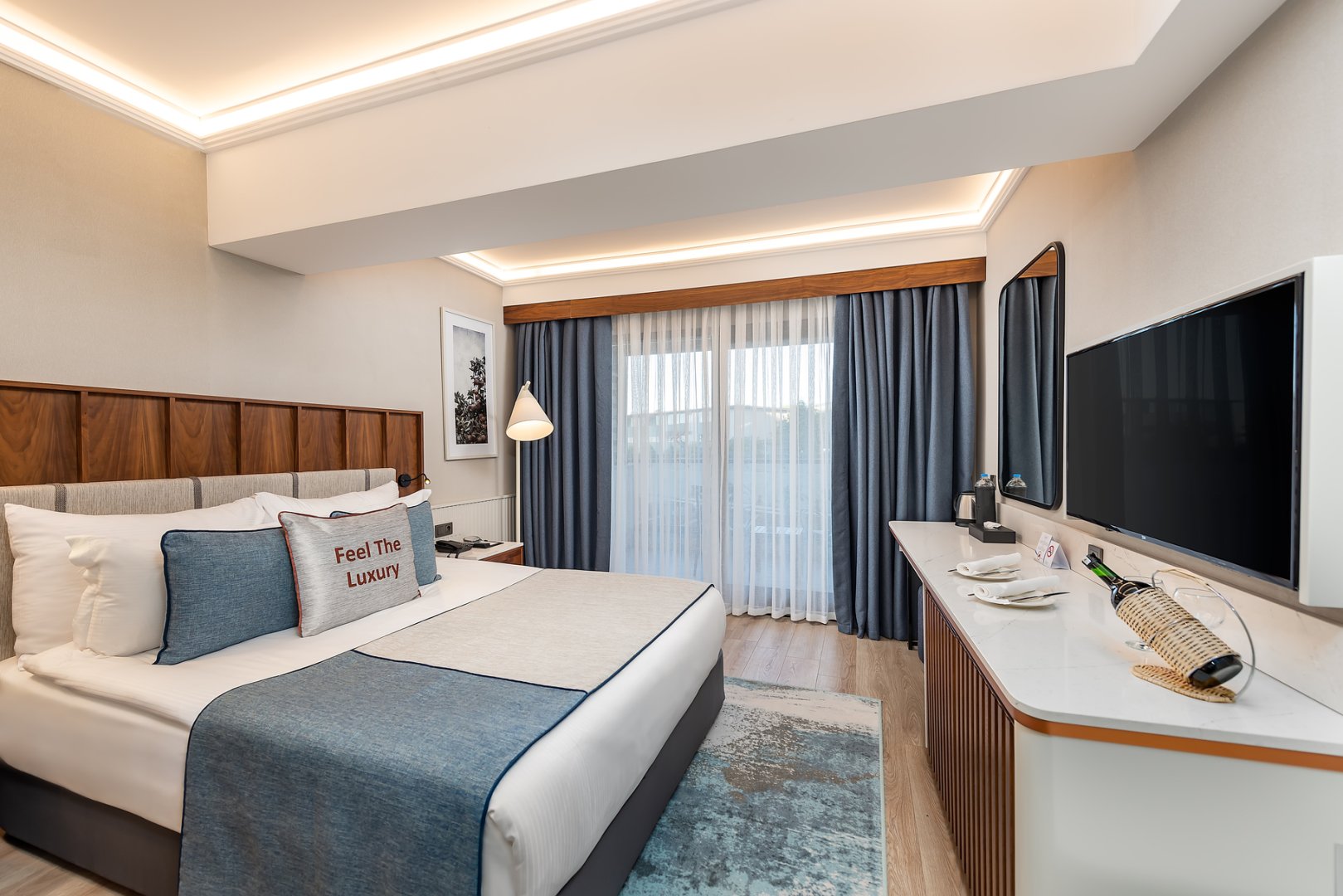 Family Side Sea View Room with 1 Bathroom