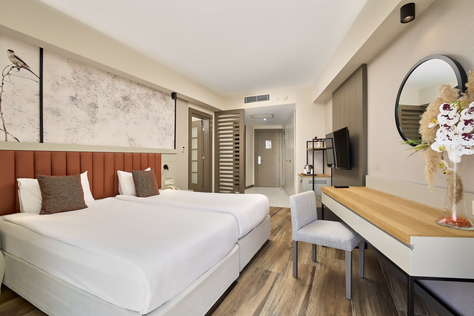 Big Family Land View Room