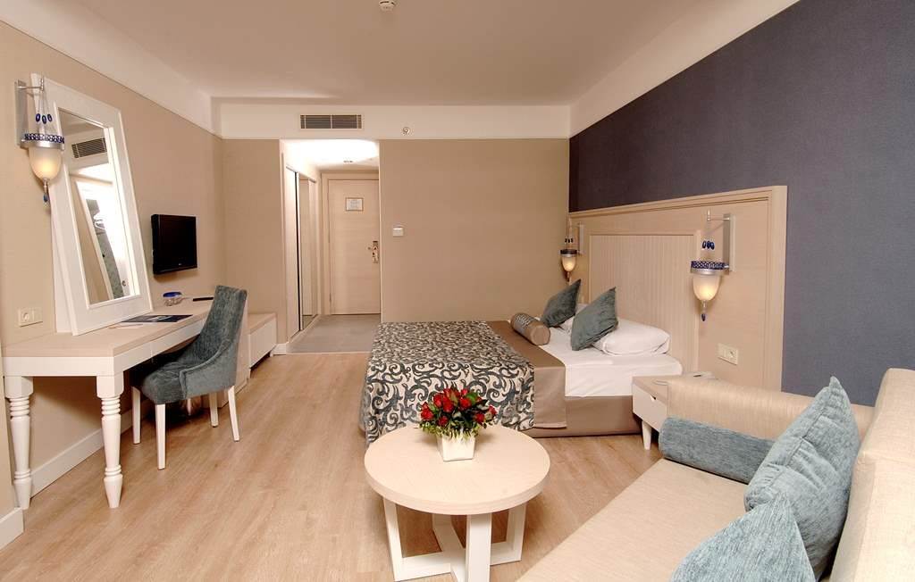 SUPERIOR ROOM LAND VIEW WITH BALCONY