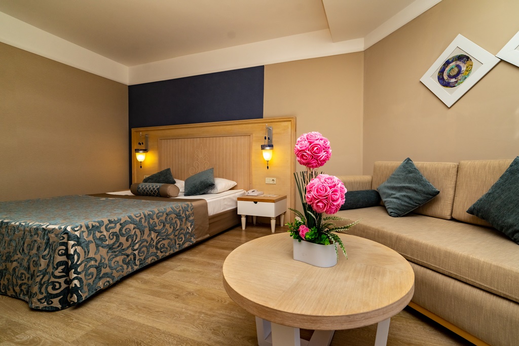 SUPERIOR ROOM SIDE SEA VIEW WITH BALCONY