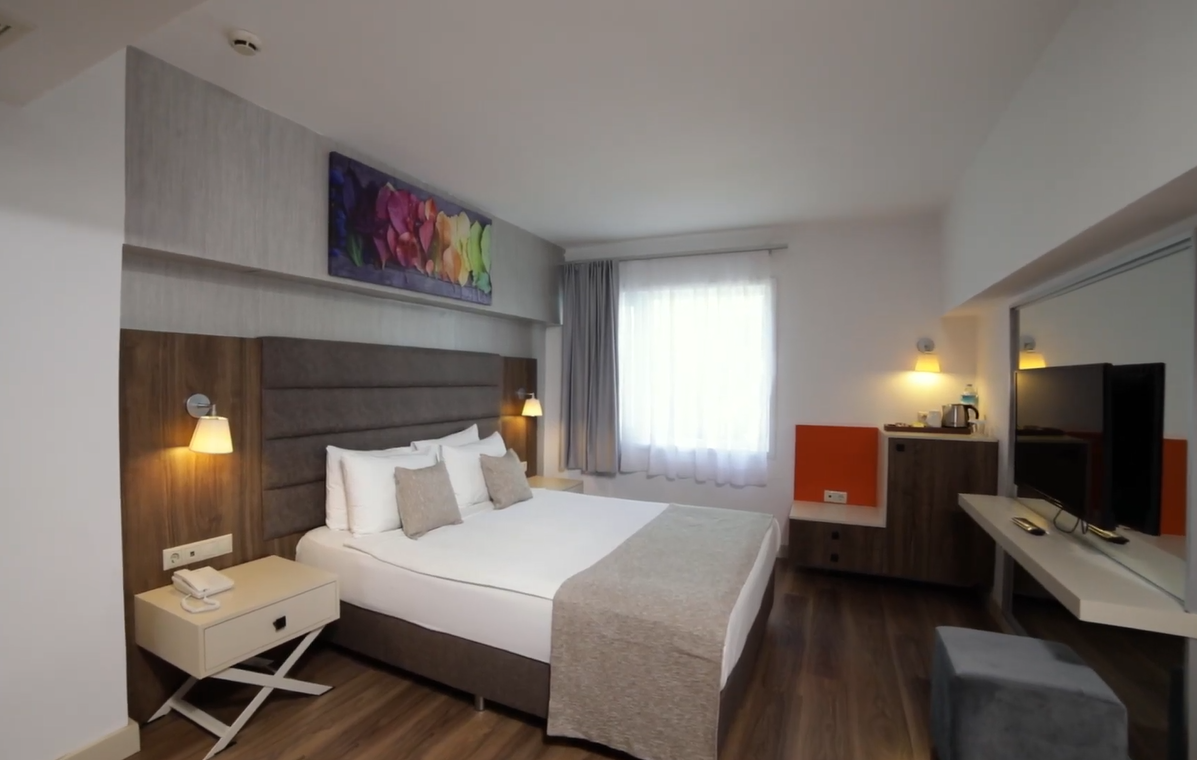 HOTEL STANDARD ROOM GARDEN VIEW NO BALCONY