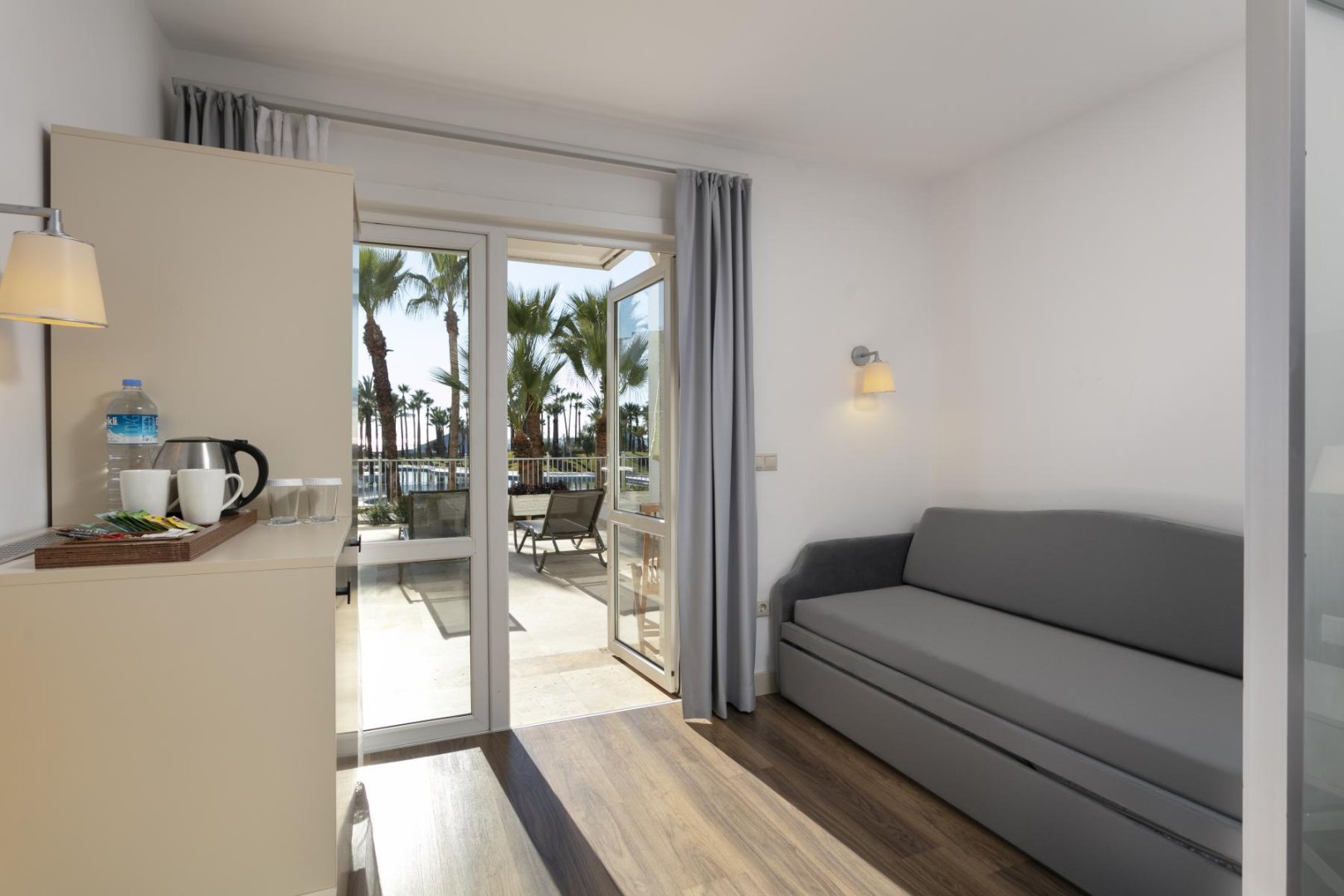 HOTEL STANDARD ROOM POOL VIEW WITH LARGE BALCONY OR TERRACE