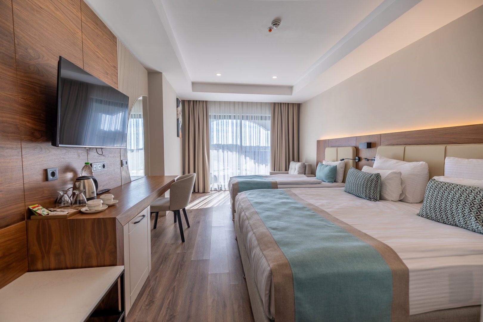 STD ROOM WITH LAND VIEW