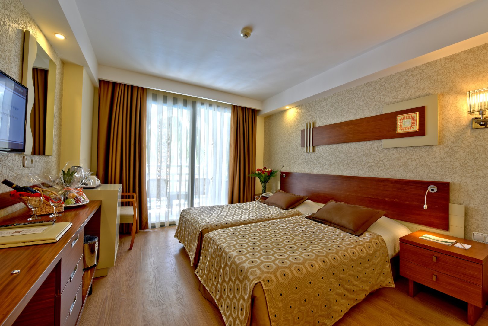 STANDARD ROOM LAND VIEW WITH BALCONY