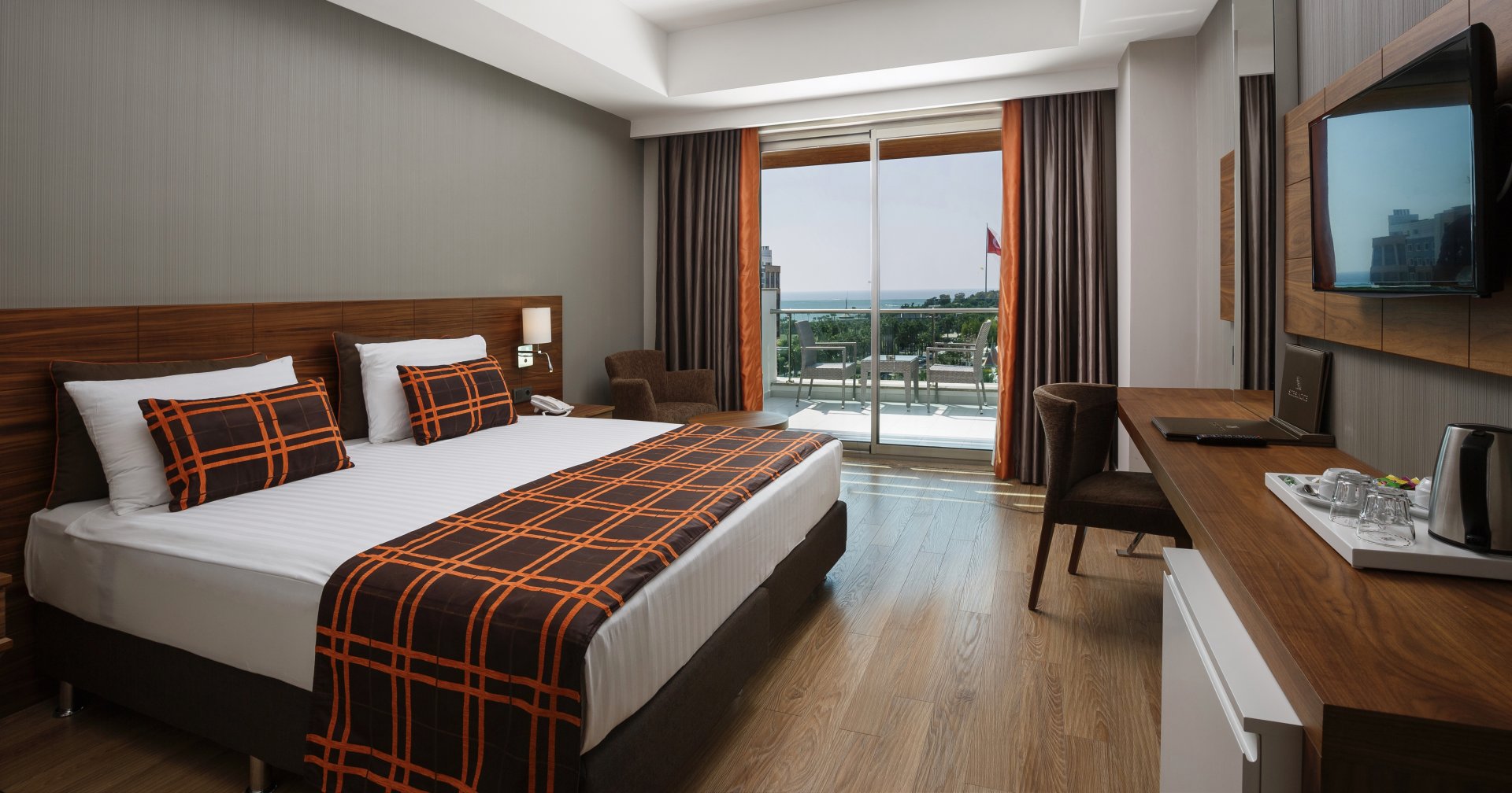 FAMILY ROOM SEA SIDE VIEW