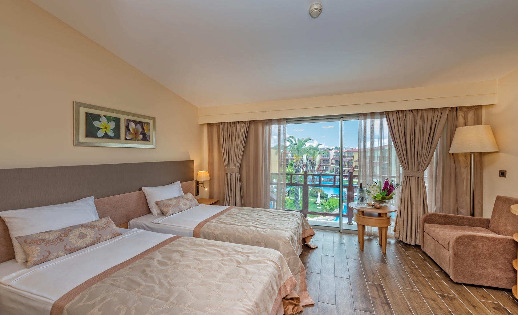 LAKE STANDARD LUXE ROOM 3RD FLOOR