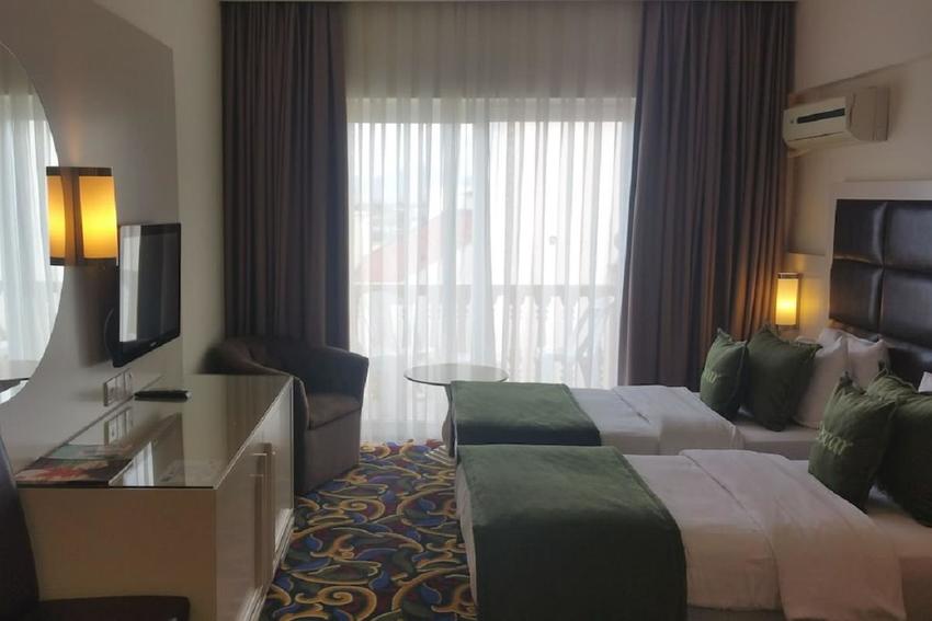 Kara Manzaralı Otel Odası